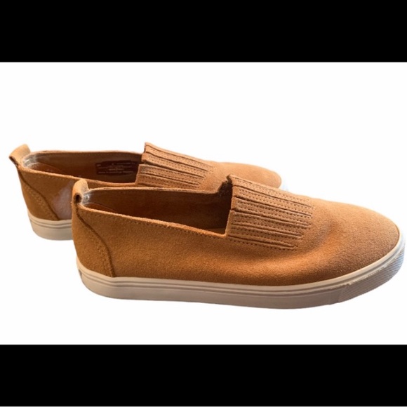 Minnetonka Shoes - Minnetonka shoes‎